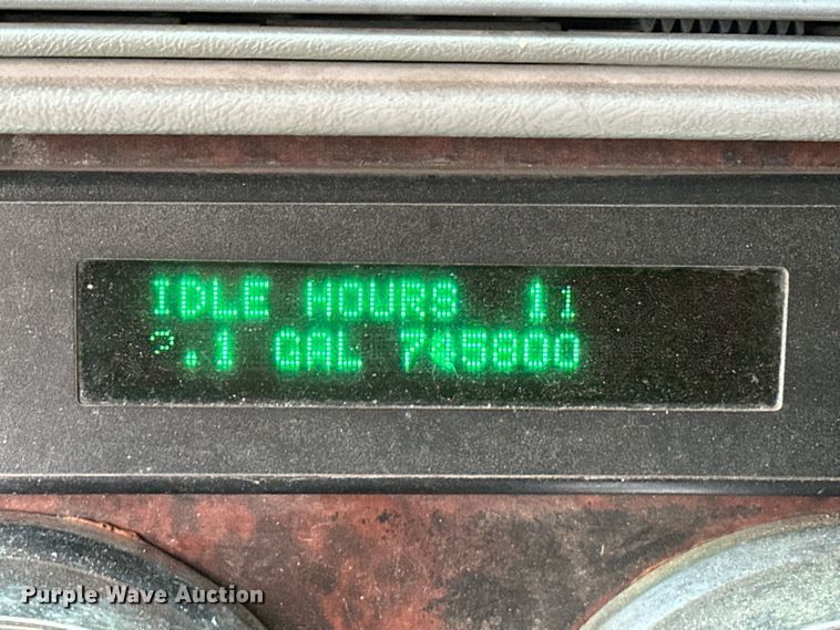 image for item EJ8932 1999 Freightliner  Century Class semi truck