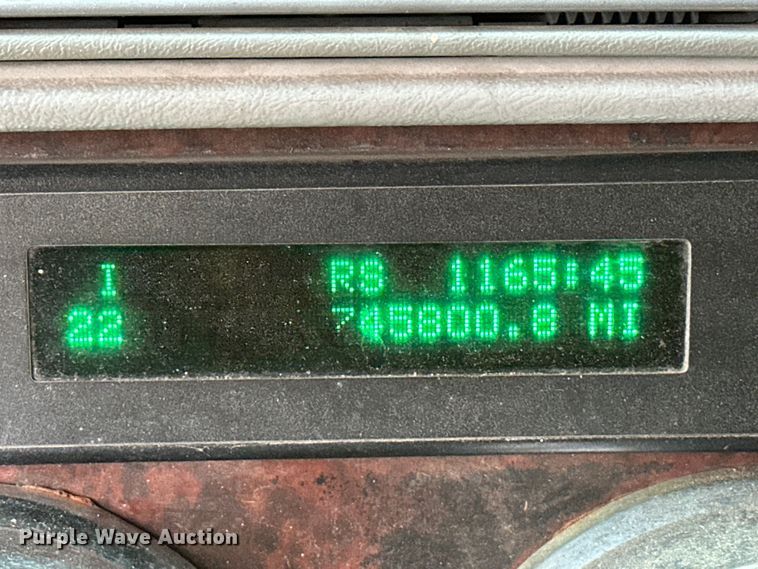 image for item EJ8932 1999 Freightliner  Century Class semi truck