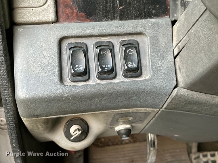 image for item EJ8932 1999 Freightliner  Century Class semi truck