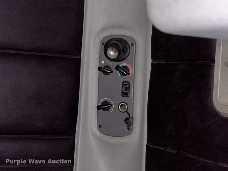 image for item EJ8932 1999 Freightliner  Century Class semi truck