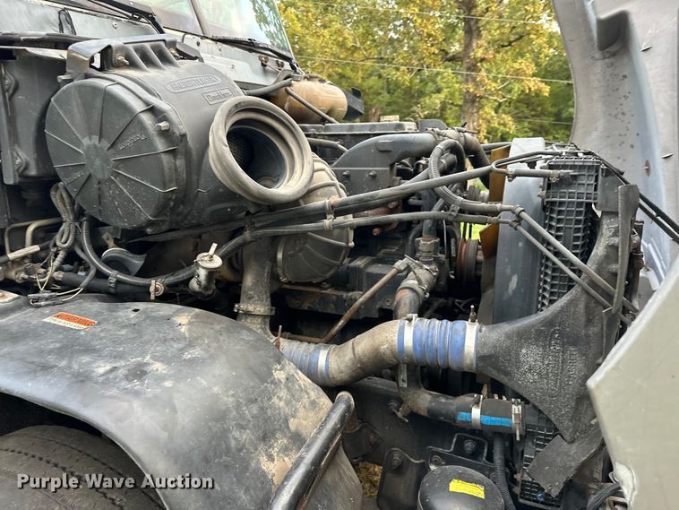 image for item EJ8932 1999 Freightliner  Century Class semi truck