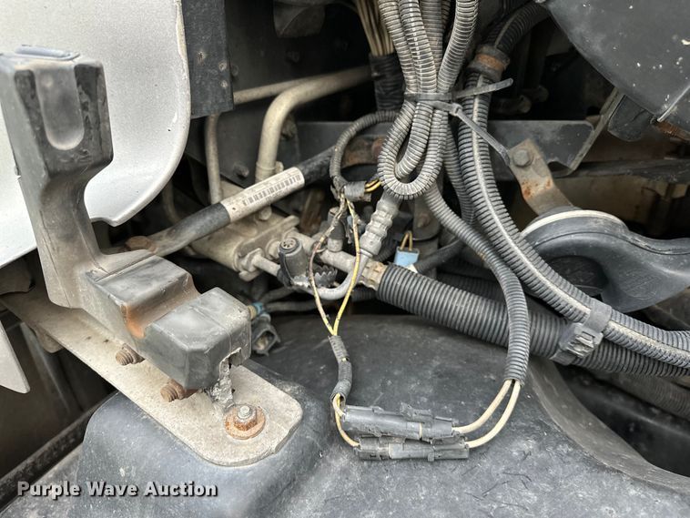 image for item EJ8932 1999 Freightliner  Century Class semi truck