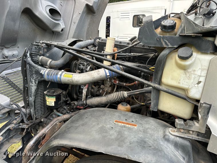 image for item EJ8932 1999 Freightliner  Century Class semi truck