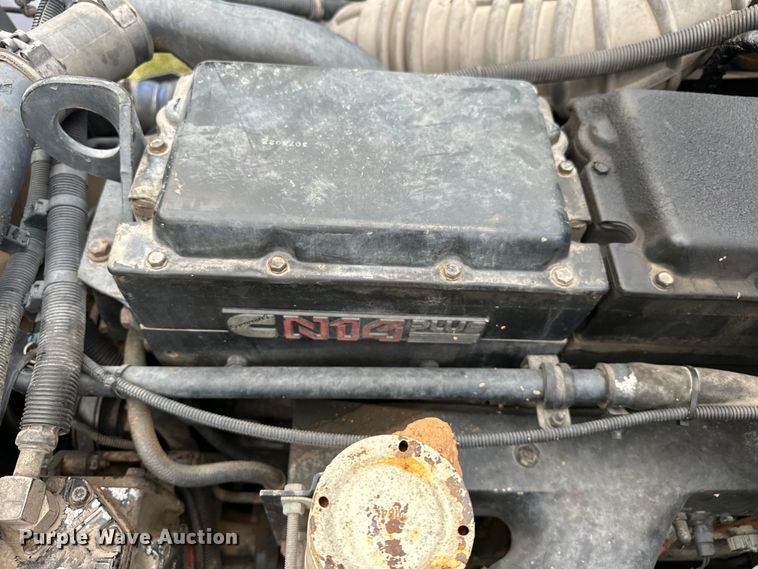 image for item EJ8932 1999 Freightliner  Century Class semi truck