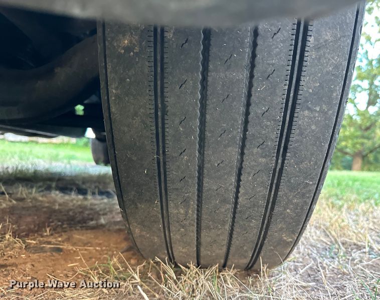 image for item EJ8932 1999 Freightliner  Century Class semi truck