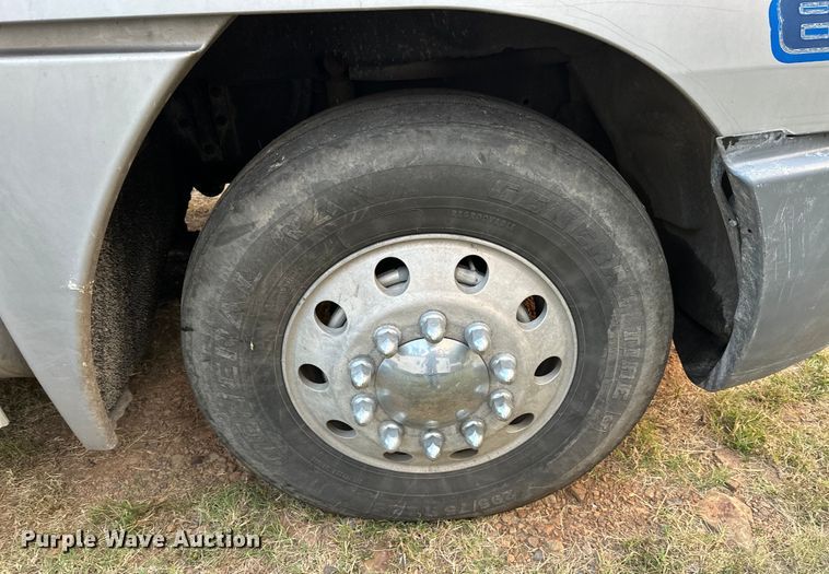 image for item EJ8932 1999 Freightliner  Century Class semi truck