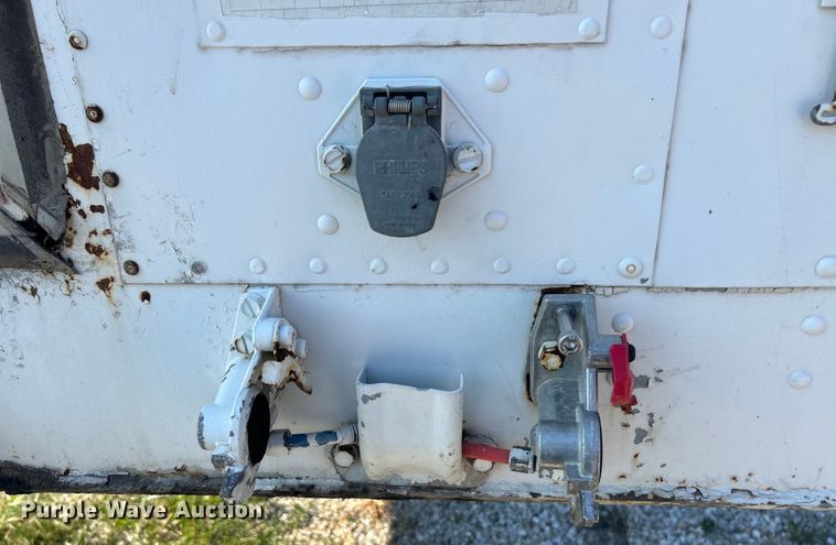 image for item EK3060 1999 Fruehuaf  dry van office trailer