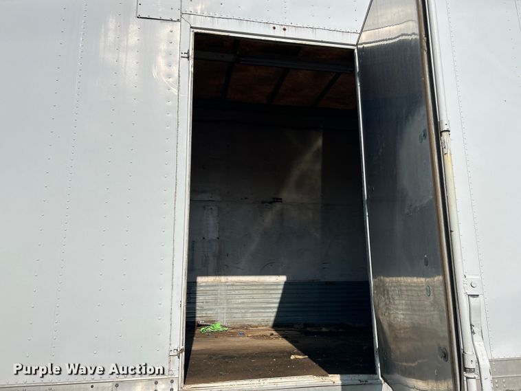 image for item EK3060 1999 Fruehuaf  dry van office trailer