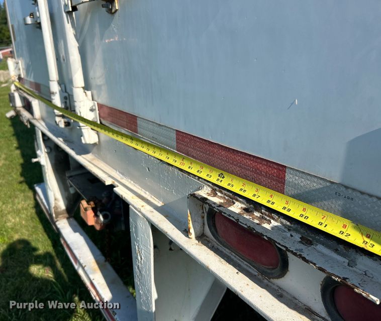 image for item EK3060 1999 Fruehuaf  dry van office trailer