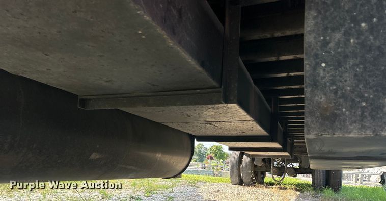 image for item EK3060 1999 Fruehuaf  dry van office trailer