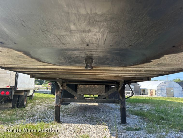 image for item EK3060 1999 Fruehuaf  dry van office trailer