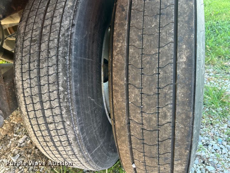 image for item EK3060 1999 Fruehuaf  dry van office trailer