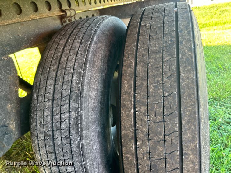 image for item EK3060 1999 Fruehuaf  dry van office trailer