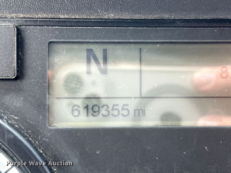 image for item EK3220 2016 Frieghtliner  Cascadia 132 semi truck