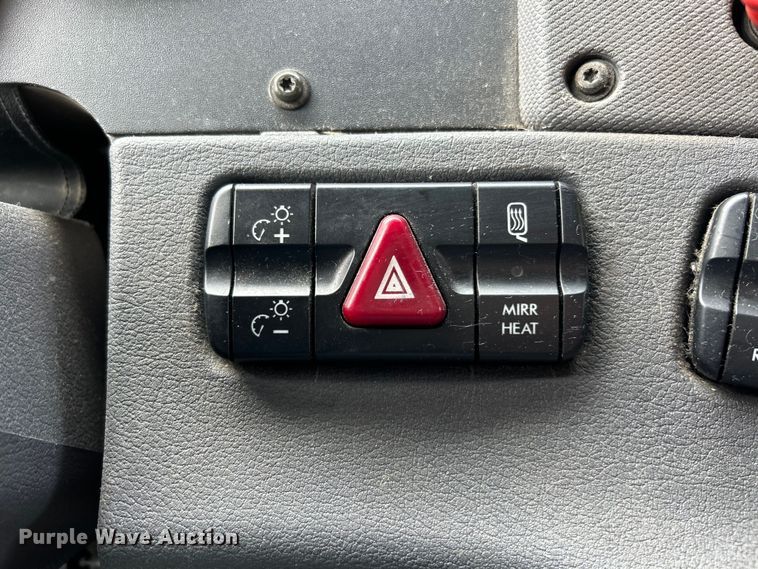 image for item EK3220 2016 Frieghtliner  Cascadia 132 semi truck