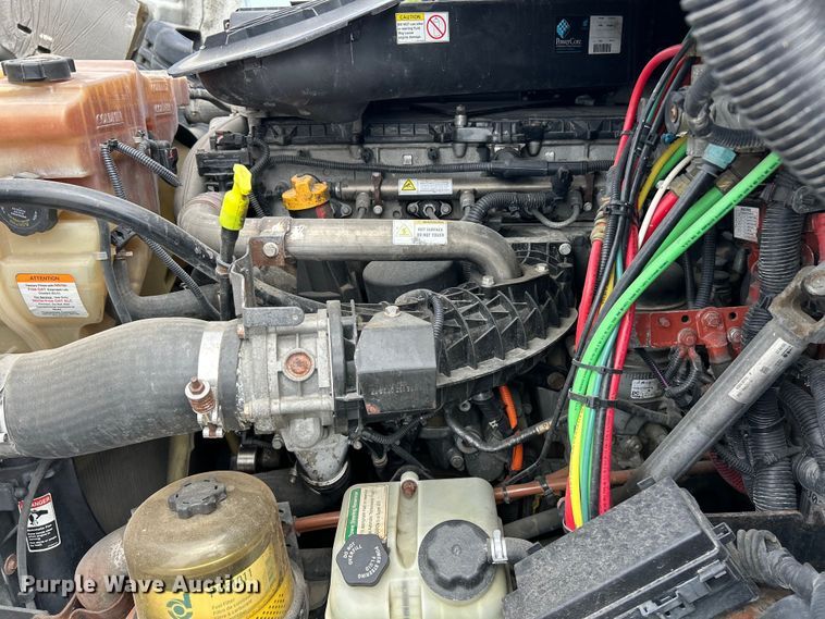 image for item EK3220 2016 Frieghtliner  Cascadia 132 semi truck