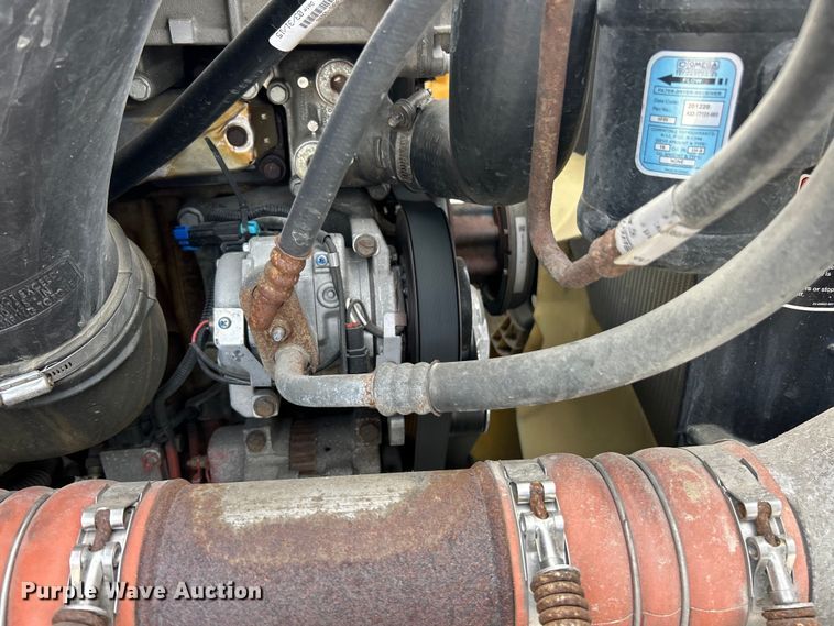 image for item EK3220 2016 Frieghtliner  Cascadia 132 semi truck