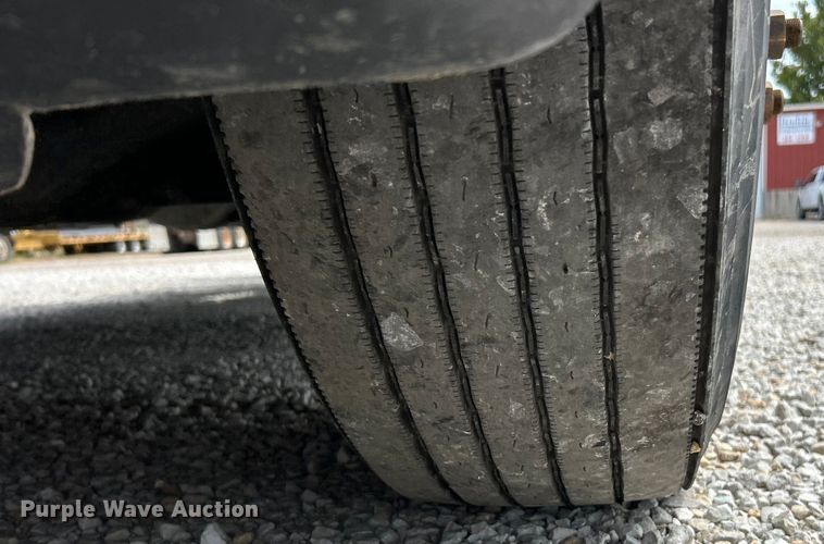 image for item EK3220 2016 Frieghtliner  Cascadia 132 semi truck