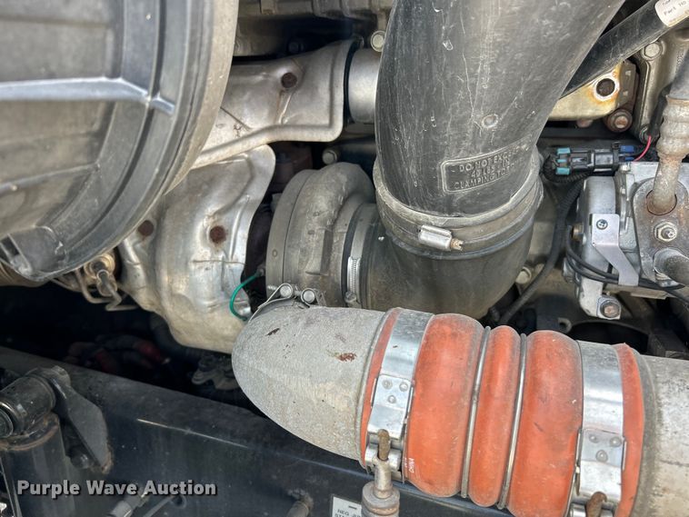 image for item EK3221 2017 Frieghtliner  Cascadia 113 semi truck