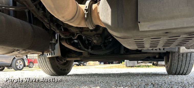 image for item EK3221 2017 Frieghtliner  Cascadia 113 semi truck