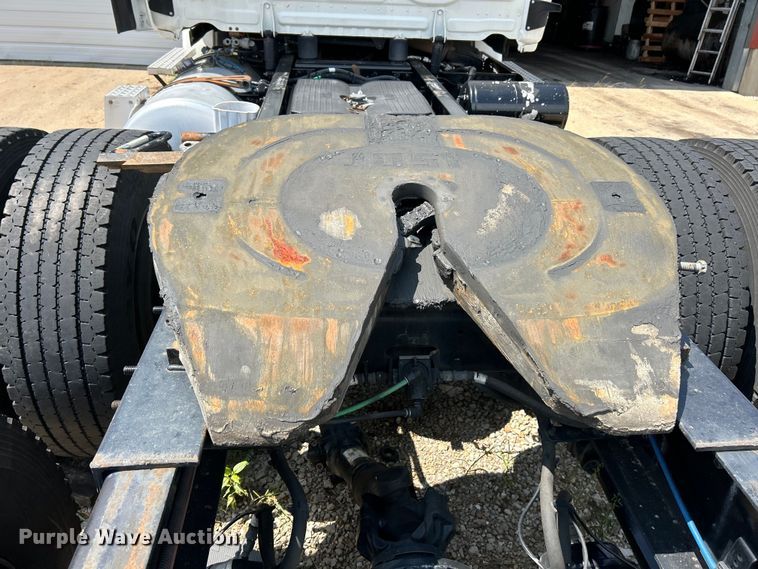 image for item EK3222 2017 Frieghtliner  Cascadia 113 semi truck