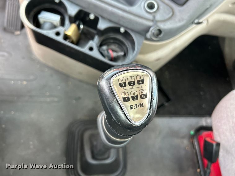 image for item EK3222 2017 Frieghtliner  Cascadia 113 semi truck