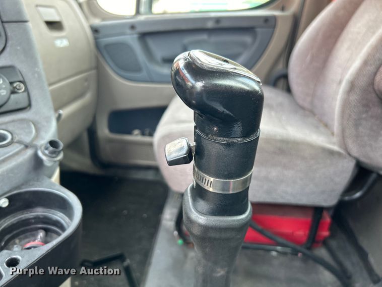 image for item EK3222 2017 Frieghtliner  Cascadia 113 semi truck