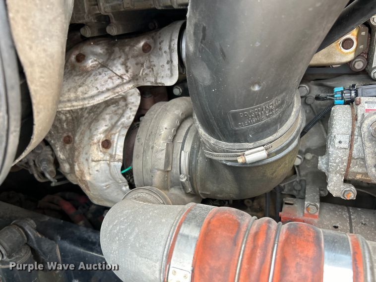 image for item EK3222 2017 Frieghtliner  Cascadia 113 semi truck