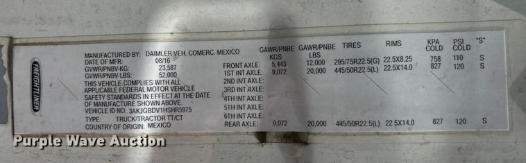 image for item EK3222 2017 Frieghtliner  Cascadia 113 semi truck