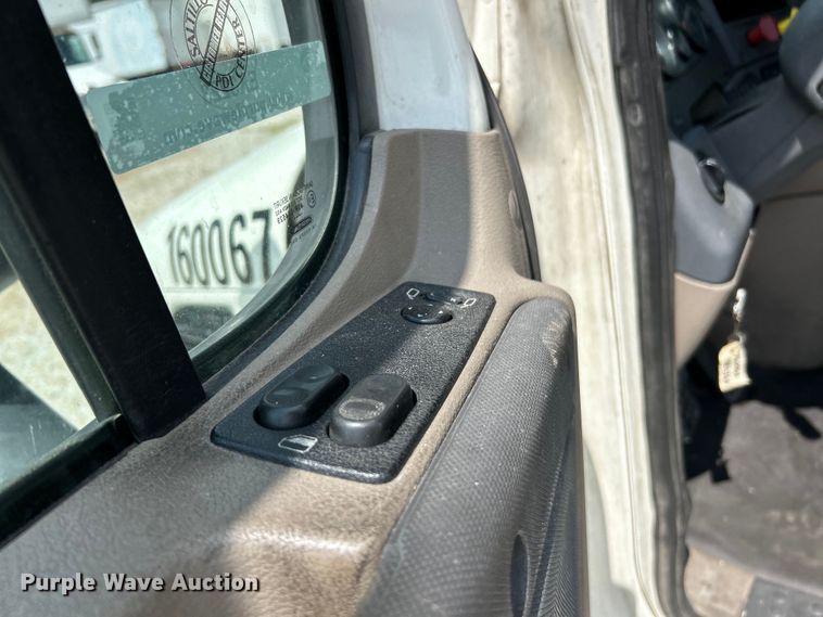 image for item EK3223 2017 Frieghtliner Cascadia 113 semi truck