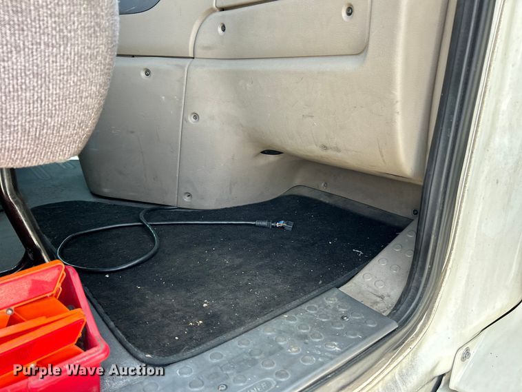 image for item EK3223 2017 Frieghtliner Cascadia 113 semi truck