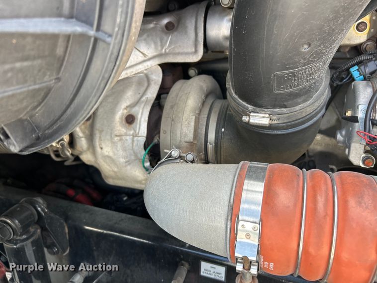 image for item EK3223 2017 Frieghtliner Cascadia 113 semi truck