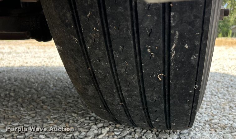 image for item EK3223 2017 Frieghtliner Cascadia 113 semi truck