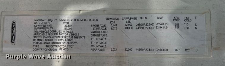 image for item EK3223 2017 Frieghtliner Cascadia 113 semi truck