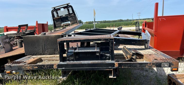 image for item EK3228 Jerr-Dan 815TRBLP-W rollback bed