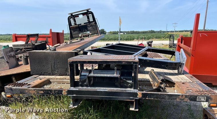 image for item EK3228 Jerr-Dan 815TRBLP-W rollback bed