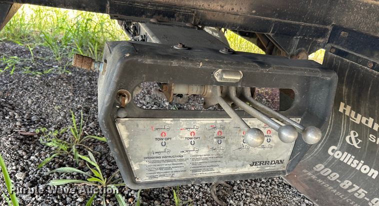 image for item EK3228 Jerr-Dan 815TRBLP-W rollback bed