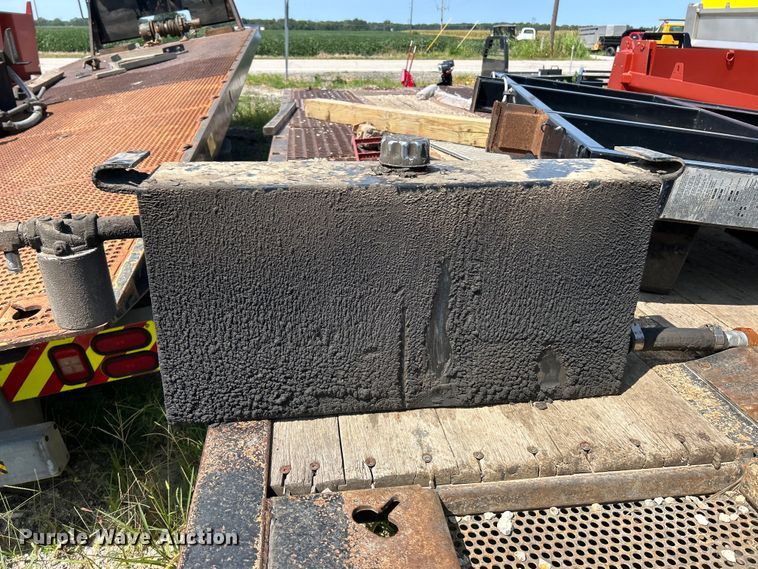 image for item EK3228 Jerr-Dan 815TRBLP-W rollback bed