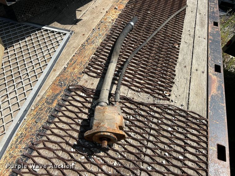 image for item EK3228 Jerr-Dan 815TRBLP-W rollback bed