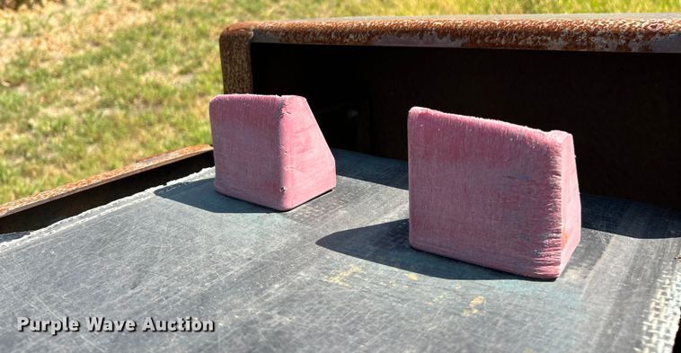 image for item EK3229 Cleasby shingle conveyor bed