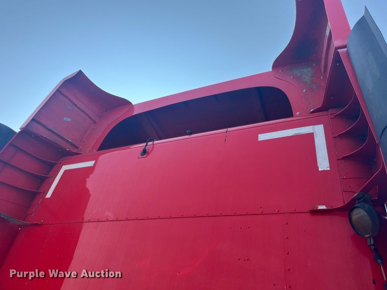 image for item EK8937 2013 Peterbilt  579 semi truck