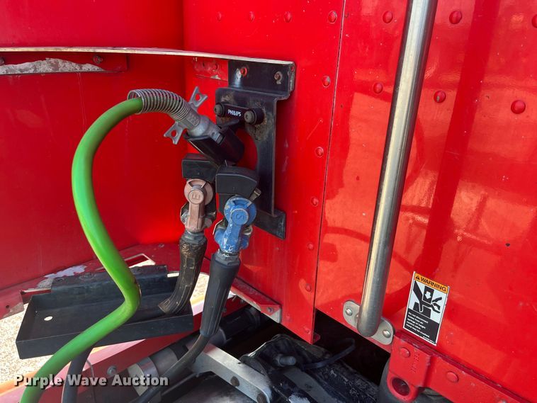 image for item EK8937 2013 Peterbilt  579 semi truck