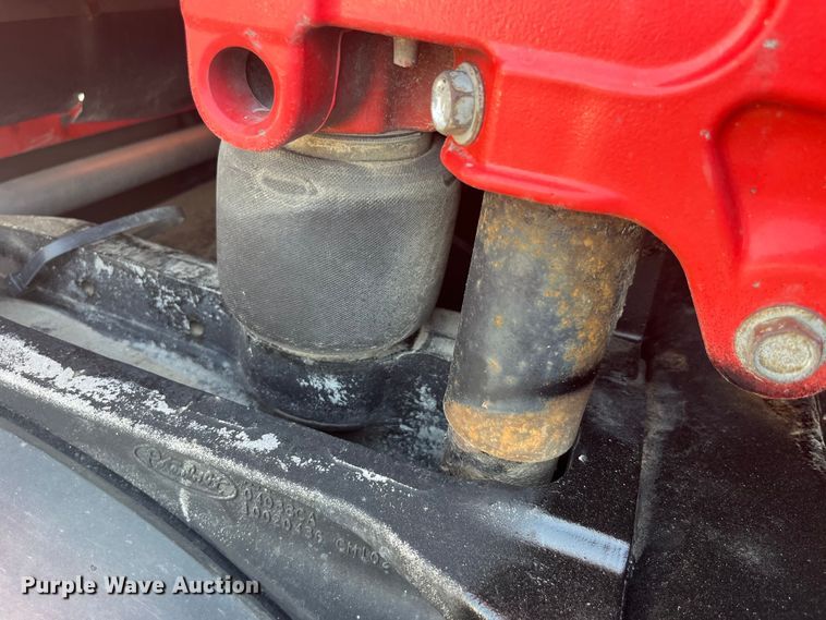 image for item EK8937 2013 Peterbilt  579 semi truck