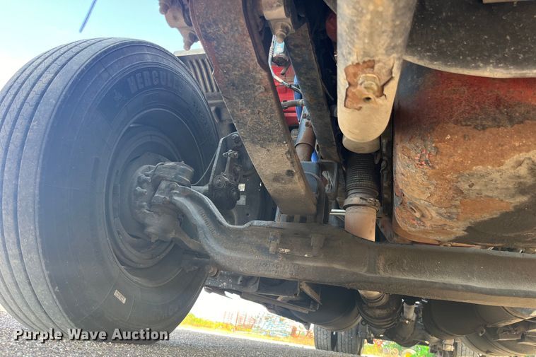 image for item EK8937 2013 Peterbilt  579 semi truck