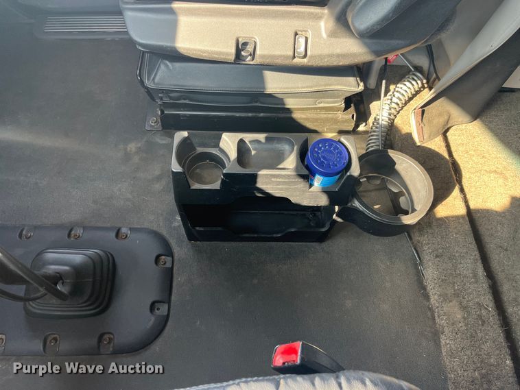 image for item EK8937 2013 Peterbilt  579 semi truck