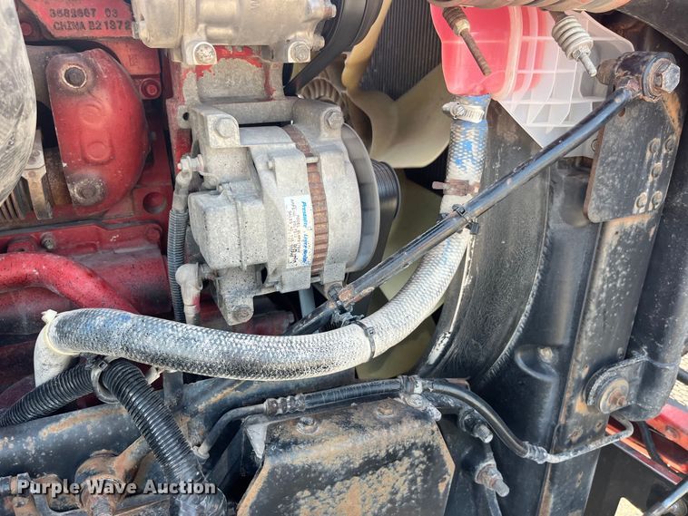 image for item EK8937 2013 Peterbilt  579 semi truck