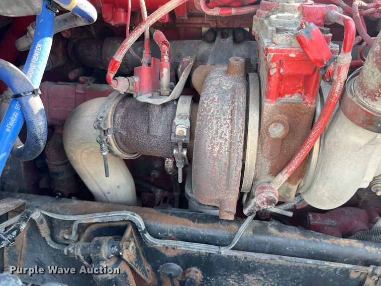 image for item EK8937 2013 Peterbilt  579 semi truck