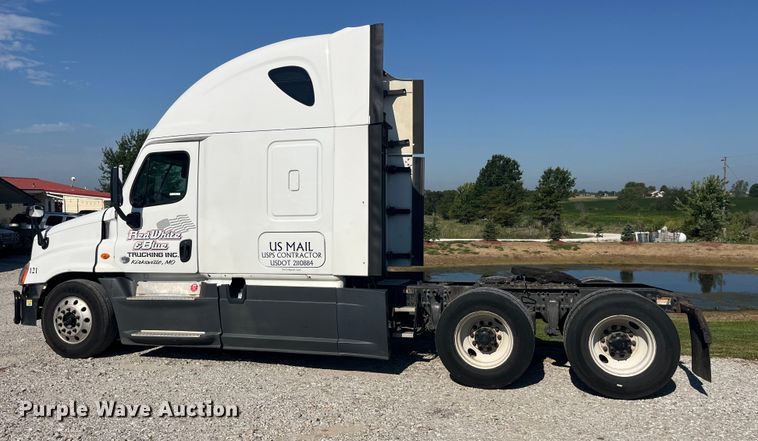 image for item EK8969 2014 Freightliner  Cascadia semi truck
