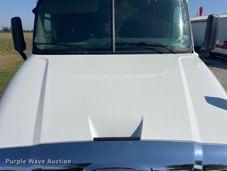 image for item EK8969 2014 Freightliner  Cascadia semi truck