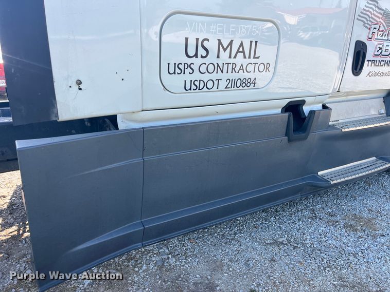 image for item EK8969 2014 Freightliner  Cascadia semi truck